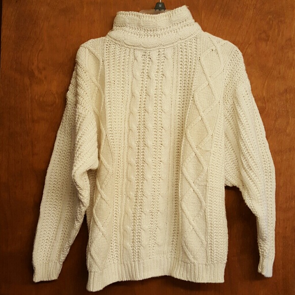 Beautiful cable knit sweater - Picture 1 of 1