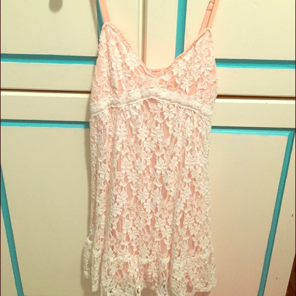 Hollister lace pink and white sleeveless dress