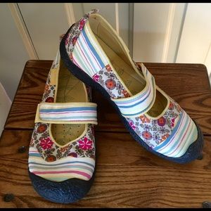 Keen patchwork Mary Janes size 9 spring colors
