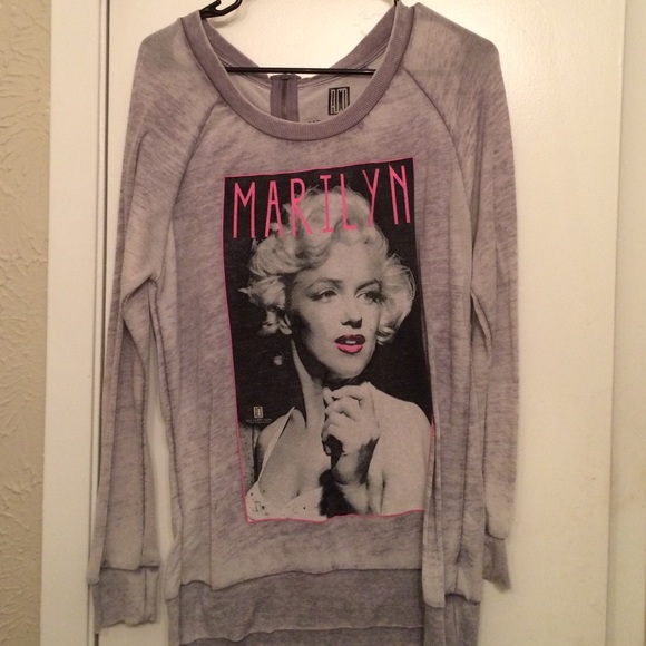 Marilyn Monro sweater worn gently - Picture 1 of 3