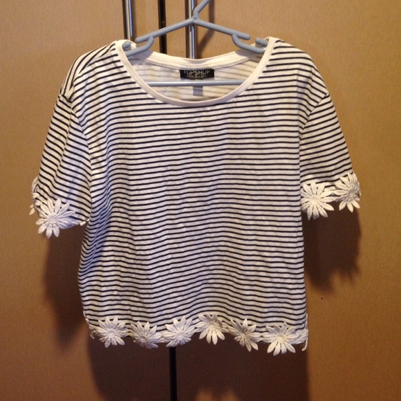 Topshop flower crop top white and navy blue strips
