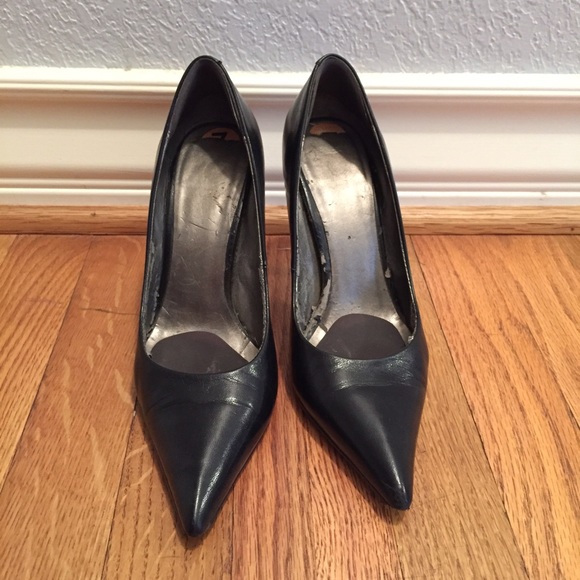 Pointy toe pumps