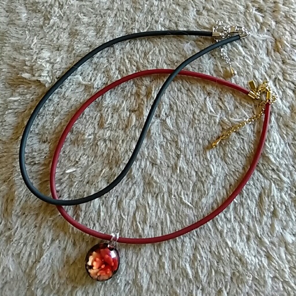 ★★SALE★★Set of two necklaces Unique crystal stone!
