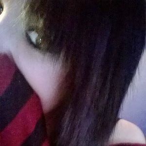 Meet your Posher, Cecile