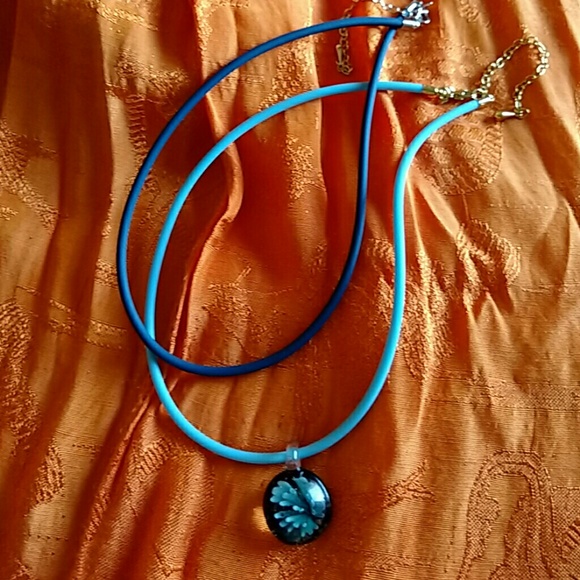 ★★SALE★★ Set of two necklaces with crystal stone!