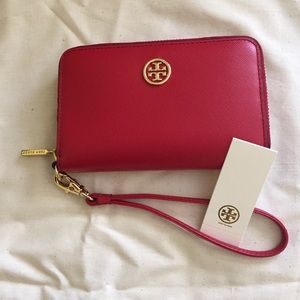 Tory Burch Smartphone Wristlet/ Color: Kir Royale