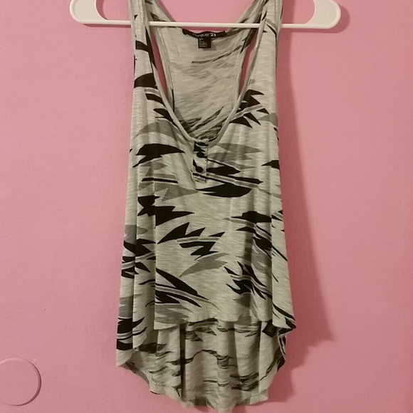 Flowy tank