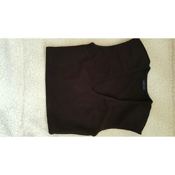 Black crop top