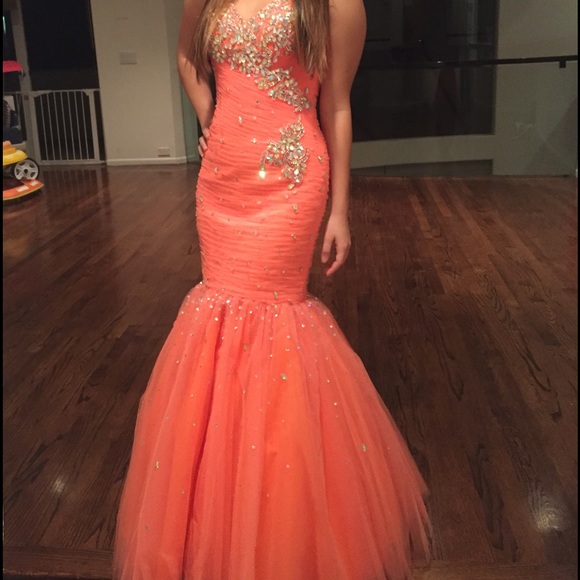 Orange mermaid gown. Prom pageant homecoming - Picture 2 of 4