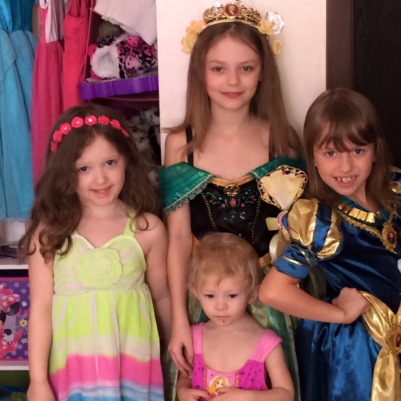 Meet your Posher, Laurie