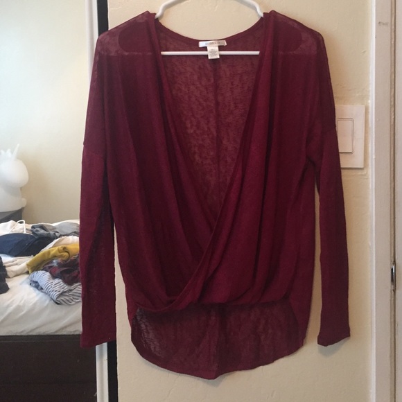 Burgundy v top