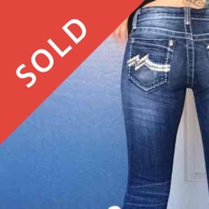 Like New Sexy Miss Me Jeans 27Long