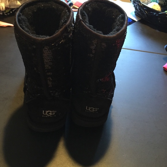 Black sequin uggs size 7