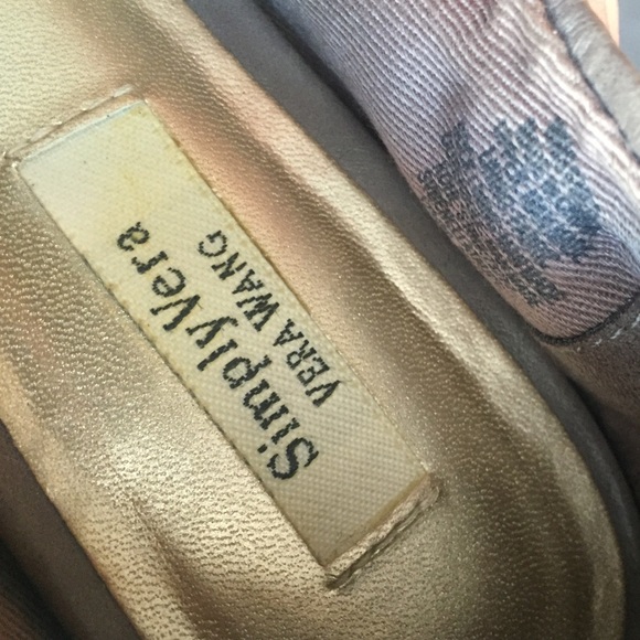 Vera Wang flats - Picture 4 of 4