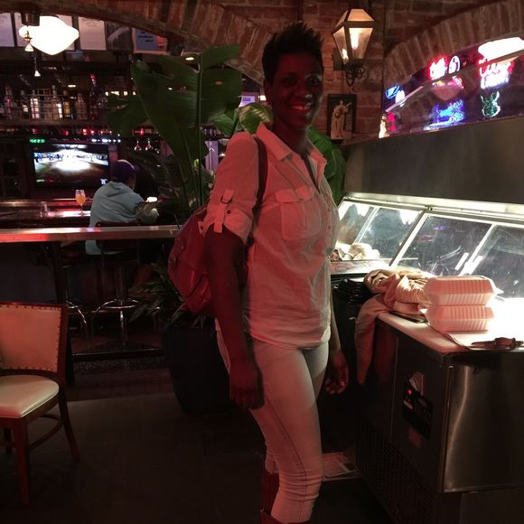 Meet your Posher, Deja - Picture 1 of 1