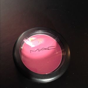 MAC blush on pro longwear (l'm a lover)