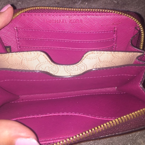 Michael Kors wallet - Picture 3 of 3