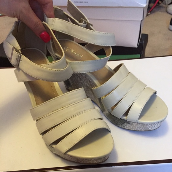 Kenneth Cole shoes - Picture 2 of 3