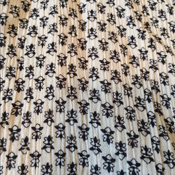 Francesca's Top - Picture 4 of 4