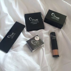 Makeover Essentials Makeup Set