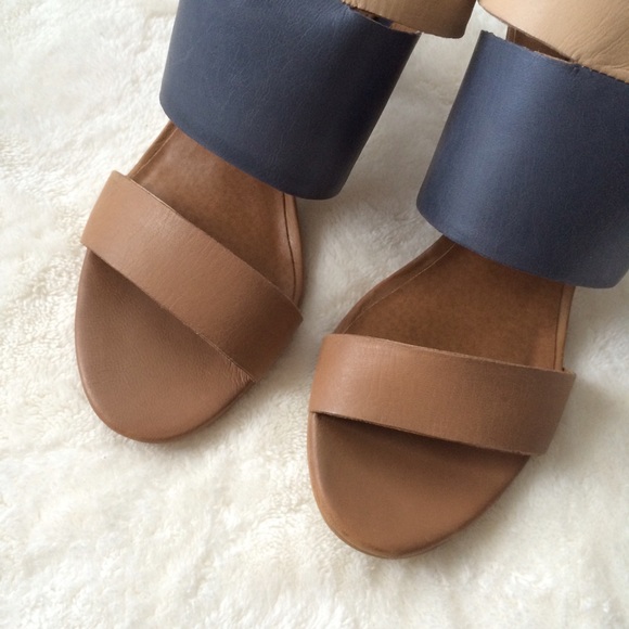 colorblock sandals - Picture 2 of 4