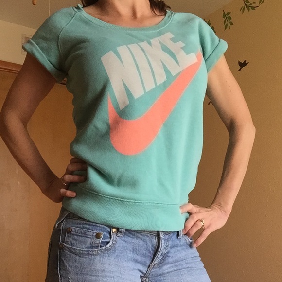 Nike Turquoise Short Sleeve Sweatshirt