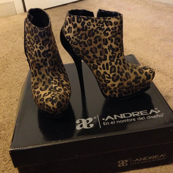 Super Cute Leopard Heels
