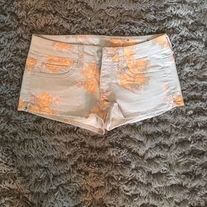 American eagle flower shorts