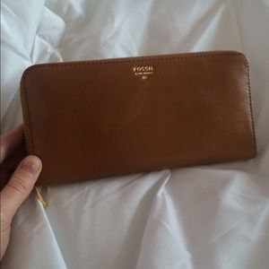 Brown leather fossil wallet