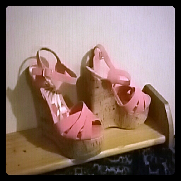 Pink wedges - Picture 1 of 1