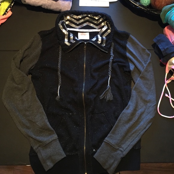 BKE lounge buckle zip up