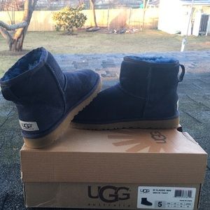 Uggs size 5