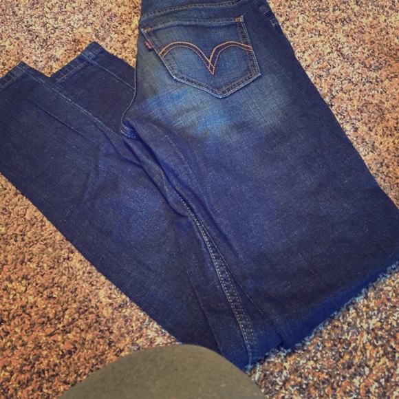 Dark levy jeans
