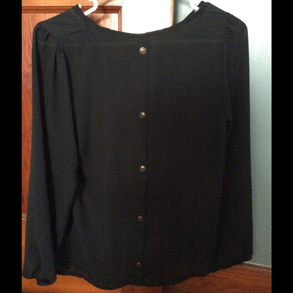 Black flowy top