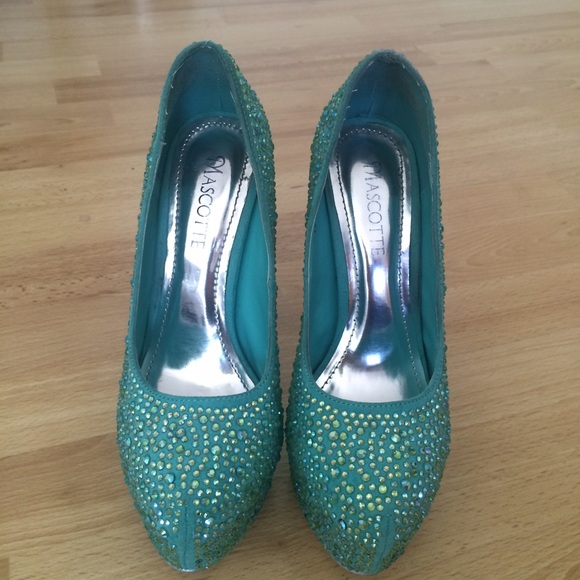 Bedazzled blue platform pumps - Picture 2 of 3