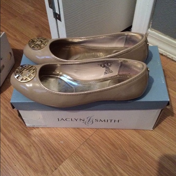 Tan flats