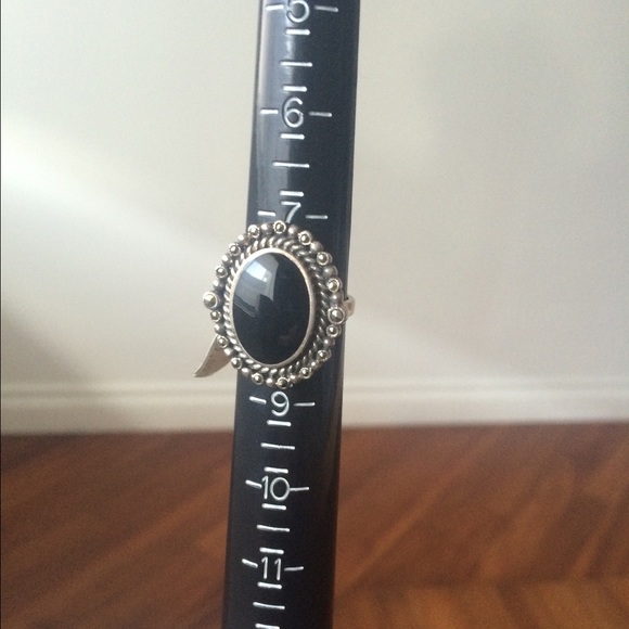 Sterling silver ring size 8 - Picture 2 of 3