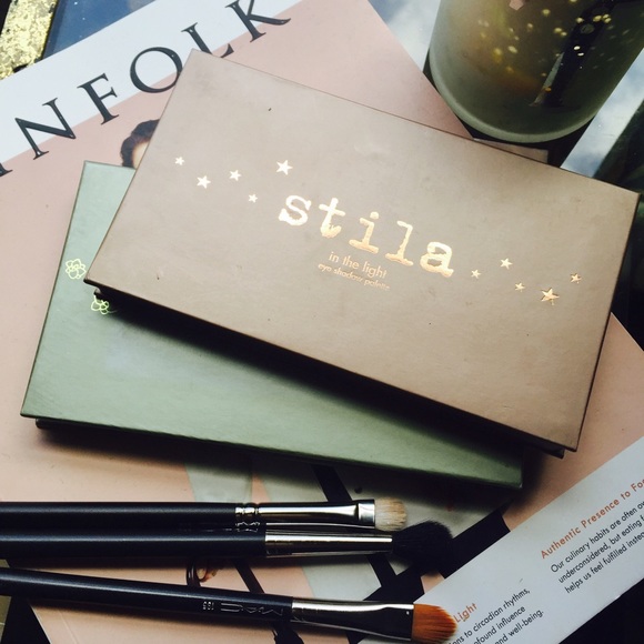 💄Stila Eyeshadow Palettes - In the Light & Garden