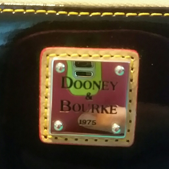 dooney & bourke wallet - Picture 2 of 2