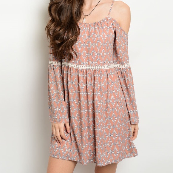 Dresses & Skirts - 🎈LAST ONE🎈Mauve Boho Crochet Cold Shoulder Dress