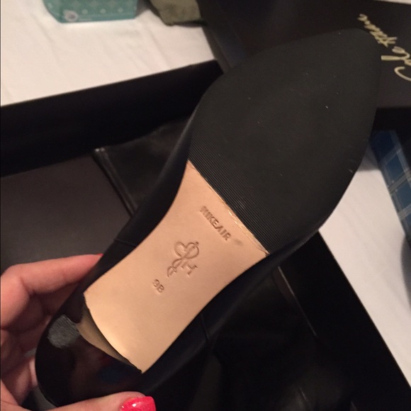 Boots - Picture 2 of 4