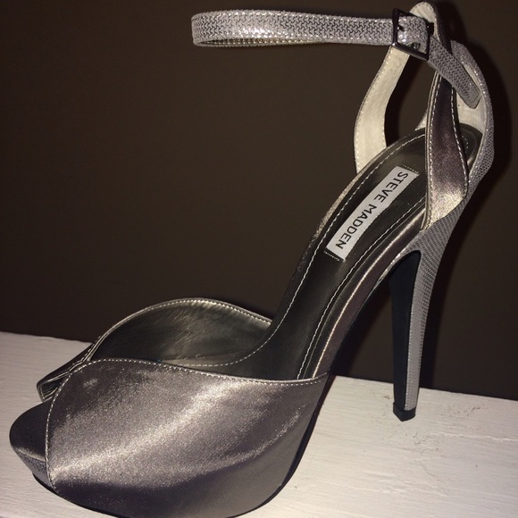Steve Madden Silver Peep Toe Stiletto - Picture 1 of 4