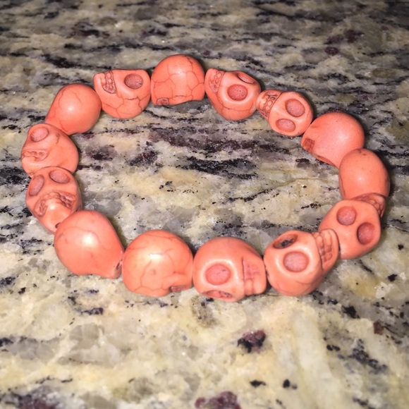 SOLD BRANDY MELVILLE SKULL BRACELET IN ORANGE🍑😋 - Picture 1 of 1