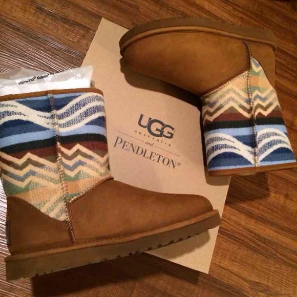 UGG Australia & Pendleton Size 6