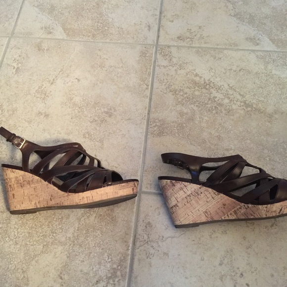 Brown sandals - Picture 3 of 4