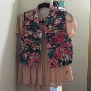 Floral vest from forever 21 size small