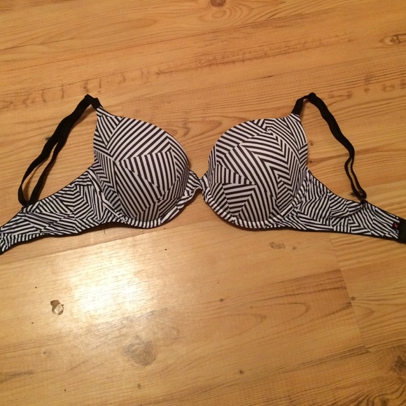 PINK Victoria Secret bra