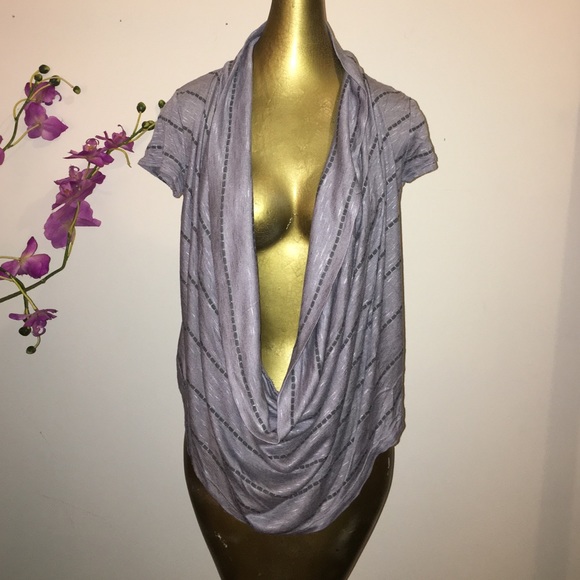 🌟Hi-low Cowl T🌟NWOT - Picture 2 of 4