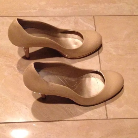 Elie Tahari Heels size 6 1/2