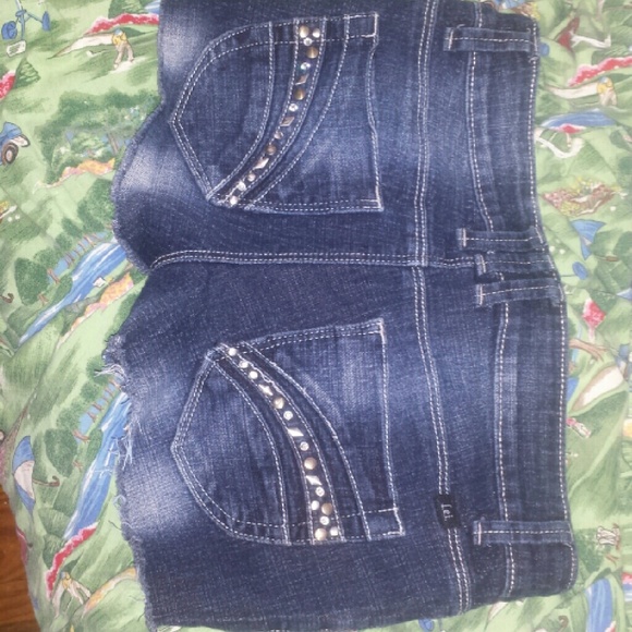 Shorts - Picture 2 of 2